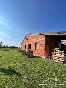 Foto Rustico a Suzzara Tabellano di 180 m² con 7 locali in vendita