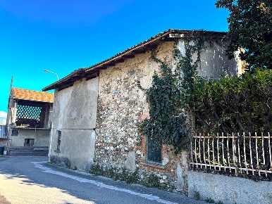 Foto Rustico in via Pirovano  3, Renate di 200 m² con 4 locali in vendita