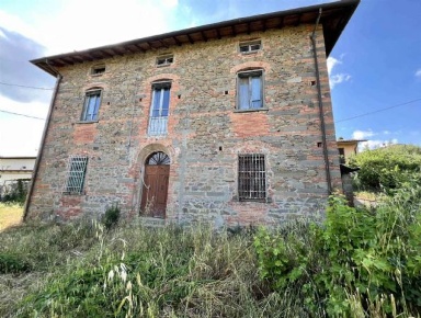 Foto Rustico a Figline e Incisa Valdarno Aiaccia di 210 m² con 10 locali