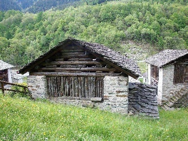 Foto Rustico a Villa di Chiavenna di 80 m² con 2 locali in vendita