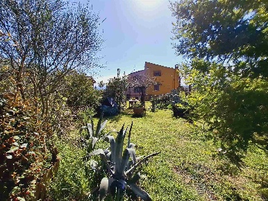 Foto Rustico a Capraia e Limite di 130 m² con 5 locali in vendita