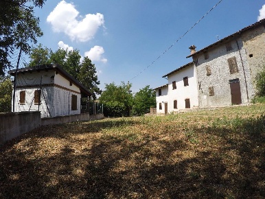 Foto Rustico a Marano sul Panaro Centro di 157 m² con 6 locali in vendita