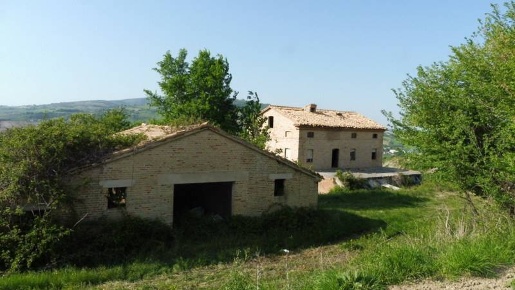 Foto Rustico a San Severino Marche di 130 m² con 11 locali in vendita