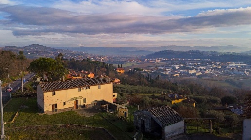 Foto Rustico in Strada Eugubina 183, Perugia Casaglia - Pretola di 270 m²