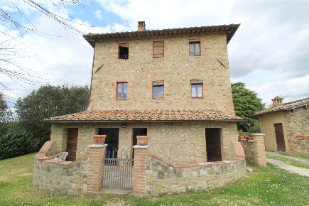 Foto Rustico a Siena Ponte A Bozzone di 184 m² con 10 locali in vendita