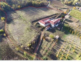 Foto Rustico a Monastero Bormida di 449 m² con 6 locali in vendita