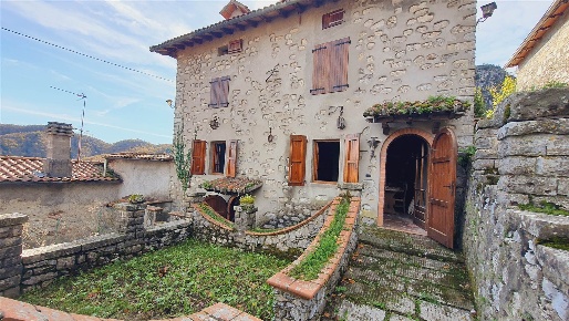 Foto Rustico in motrone, Borgo a Mozzano di 160 m² con 5 locali in vendita