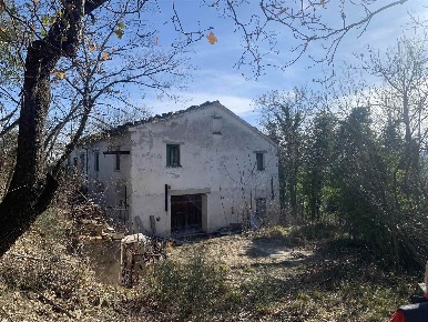 Foto Rustico in contrada Vaglie  2, Tolentino Centro di 180 m² in vendita