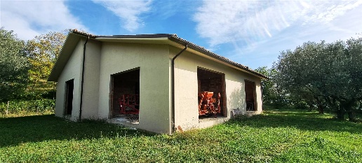 Foto Rustico a San Severino Marche Centro di 190 m² con 1 locali in vendita
