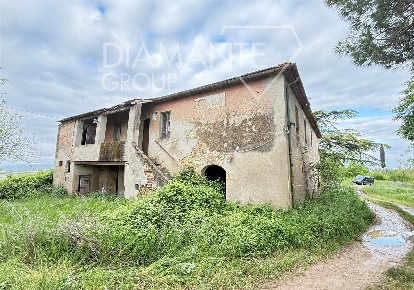 Foto Rustico a Monte San Savino Centro di 965 m² con 10 locali in vendita