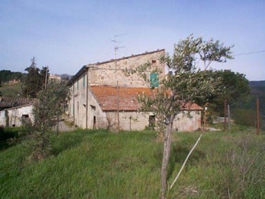 Foto Rustico a Chianni Centro di 250 m² con 8 locali in vendita