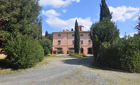 Foto Rustico a Riparbella di 650 m² con 32 locali in vendita