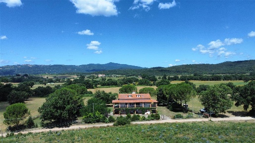Foto Rustico a Roccastrada di 240 m² con 15 locali in vendita