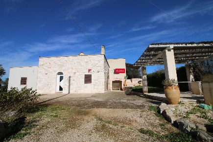 Foto Rustico in C.da Specchia 27, Cisternino di 240 m² con 6 locali