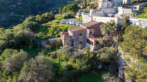 Foto Rustico in contrada Ziretto, Castelmola di 250 m² con 6 locali