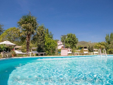 Foto Rustico a Gavorrano di 130 m² con 7 locali in vendita