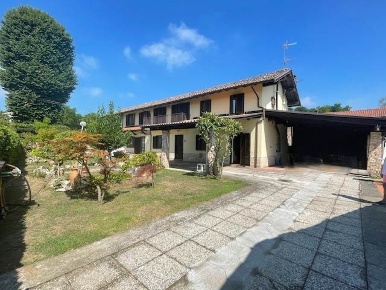 Foto Rustico a Mortara Molinni Di Faenza di 255 m² con 6 locali in vendita