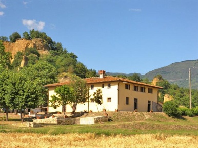 Foto Rustico a Castelfranco Piandiscò Castelfranco Di Sopra di 635 m²