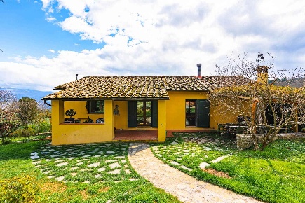 Foto Rustico a Rignano sull'Arno di 226 m² con 7 locali in vendita