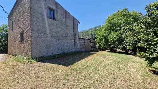 Foto Rustico a Vitorchiano di 140 m² con 6 locali in vendita