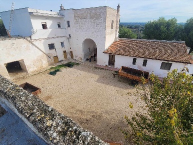 Foto Rustico a Grottaglie di 5000 m² con 8 locali in vendita