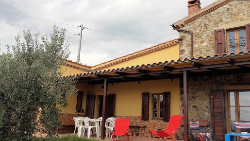 Foto Rustico a Roccastrada di 110 m² con 5 locali in vendita