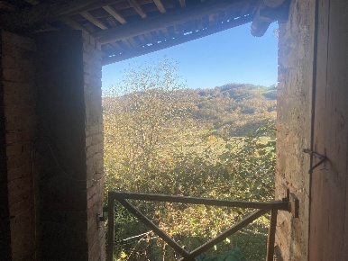 Foto Rustico a Canossa di 365 m² con 9 locali in vendita