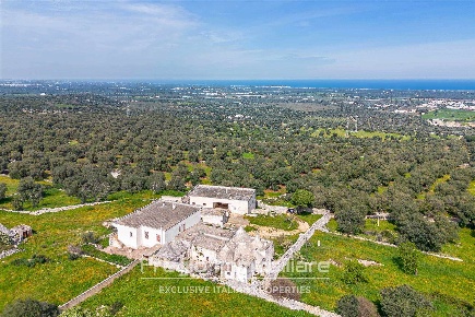 Foto Rustico in Contrada Marangiulo, Cisternino di 1955 m² con 20 locali