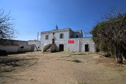 Foto Rustico in VIA PER MONTE MESOLA, Crispiano di 400 m² con 21 locali