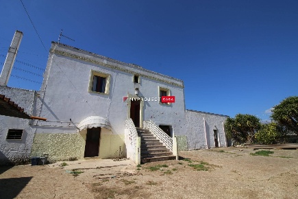 Foto Rustico in VIA PER MONTE MESOLA, Crispiano di 400 m² con 21 locali