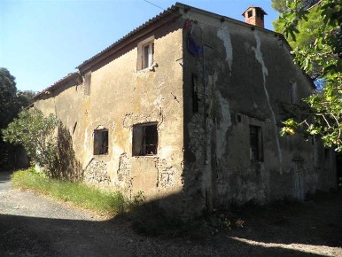 Foto Rustico a Santa Luce di 400 m² con 14 locali in vendita