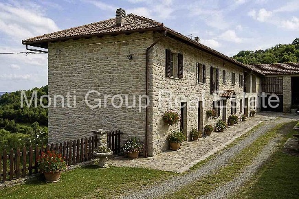 Foto Rustico a Roccaverano di 760 m² con 20 locali in vendita