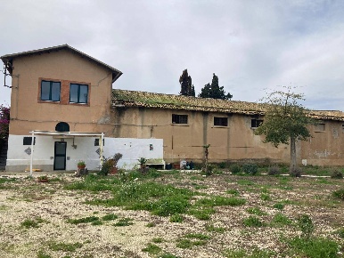 Foto Rustico a Sciacca di 400 m² con 10 locali in vendita