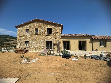 Foto Rustico a Guardistallo di 420 m² con 8 locali in vendita