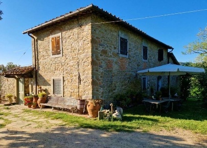 Foto Rustico a Bagno a Ripoli Osteria Nuova di 500 m² con 12 locali