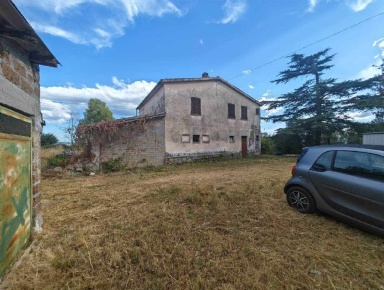 Foto Rustico a Viterbo Monterazzano di 286 m² con 6 locali in vendita