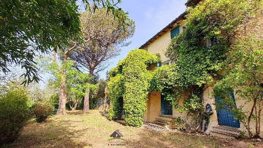 Foto Rustico a Massarosa Chiatri - Piazzano di 140 m² con 8 locali