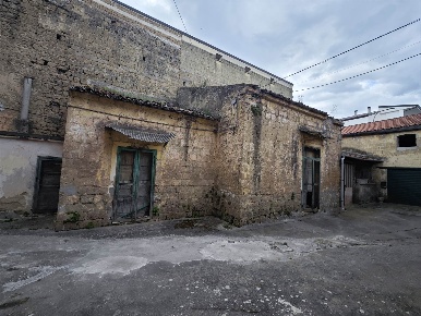 Foto Rustico a Capodrise di 200 m² con 2 locali in vendita