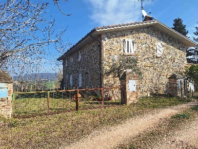 Foto Rustico a San Severino Marche Torrone Serrabassa di 104 m² in vendita
