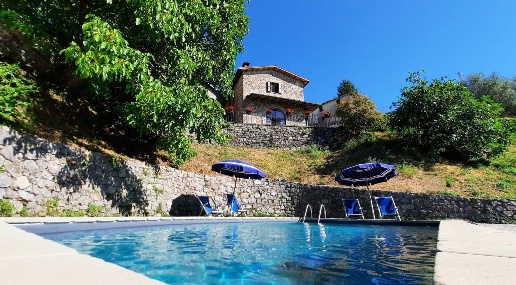 Foto Rustico in Strada Provinciale 41, Molazzana di 527 m² con 31 locali