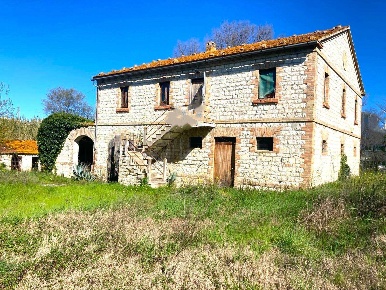 Foto Rustico a Castelfidardo Centro di 400 m² con 8 locali in vendita