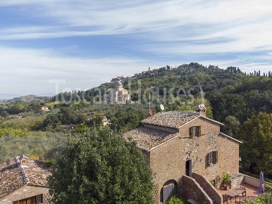 Foto Rustico a Montepulciano Centro di 340 m² con 12 locali in vendita