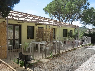 Foto Rustico a Suvereto di 750 m² con 10 locali in vendita