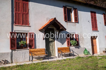Foto Rustico a Melazzo di 110 m² con 8 locali in vendita
