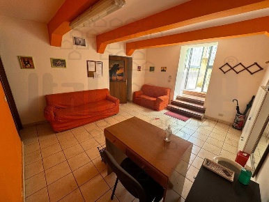 Foto Appartamento in Viale Boccetta, Messina di 110 m² con 4 locali