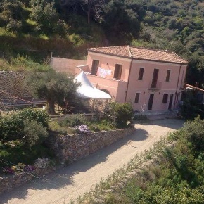 Foto Rustico in Via Mastro Guglielmo, Alì Terme di 260 m² con 12 locali
