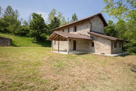 Foto Rustico a Morbello di 180 m² con 5 locali in vendita