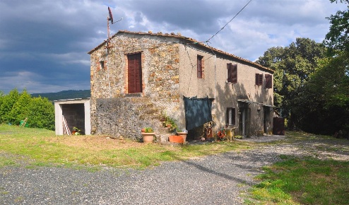 Foto Rustico in Via Castello, Pomarance Serrazzano di 160 m² con 6 locali