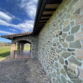 Foto Rustico a Scarlino di 120 m² con 6 locali in vendita