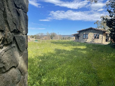 Foto Rustico a Scarlino di 120 m² con 6 locali in vendita